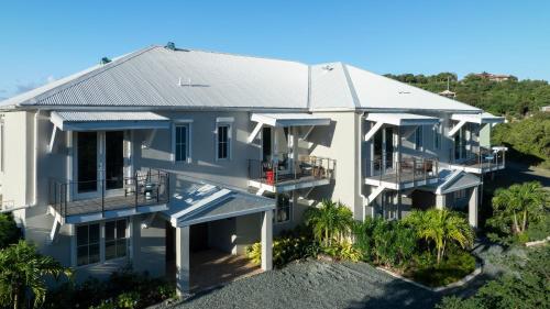 Southern Star Villa Kayaks SUPS Steps to Beach in Cruz Bay
