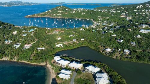 Southern Star Villa Kayaks SUPS Steps to Beach in Cruz Bay