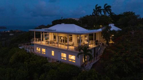 Maria Breeze Villa - Stunning Ocean & Sunset Views Private Pool Spacious Rooms in Cruz Bay