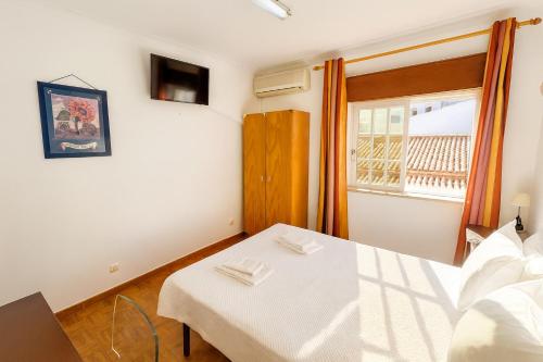 Lagos Central Suite DBV Guesthouse – Lagos, 
