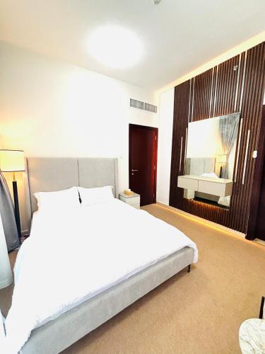 Vista Luxury Home 2bhk With Parking – khách sạn tại Trung tâm thành phố Ajman