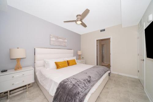 3111-302HM STOREY LAKE, CONDO 2/2 LAKE VIEW in Kissimmee, USA