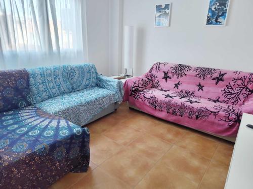 3 bedrooms, 4 beds