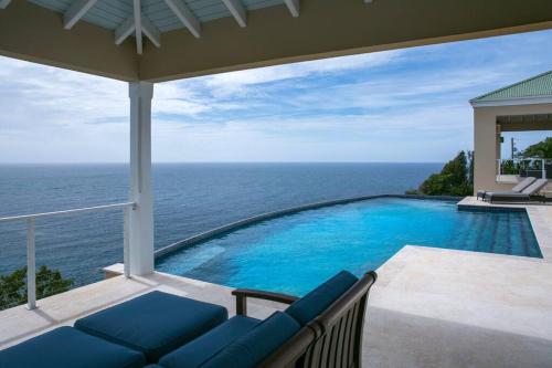 Maria Bluff Main House Villa- Modern Renovations Private Pool Ocean Front Views and Pool Table in 克魯斯灣