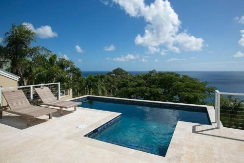Maria Bluff Cottage Villa-Romantic Ocean Views Modern Private Pool in Cruz Bay