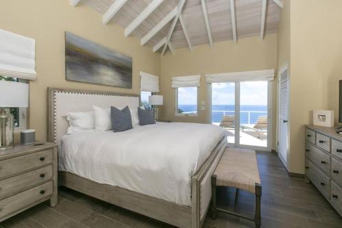 Maria Bluff Cottage Villa-Romantic Ocean Views Modern Private Pool in Cruz Bay