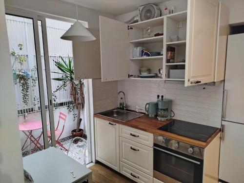 Cozy Lisbon Retreat in the Heart of the City - image 13