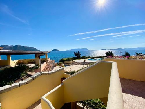 ISA - Luxury apartment Ginepro sea view with common swimming pool just 50 mt from the beach