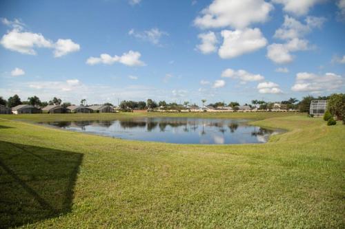 Simba's Lake House - main image