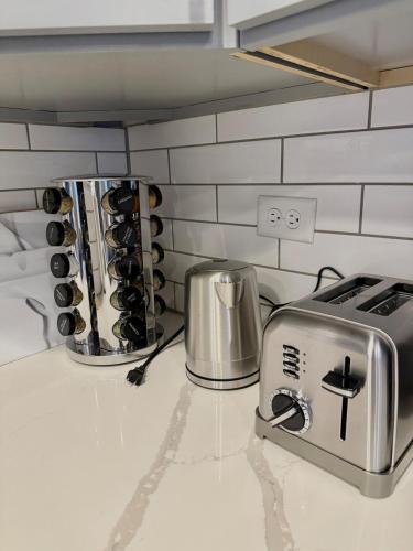 Cozy 5BD 2BTH Home with Scandinavian Vibes in Villa Park (IL)