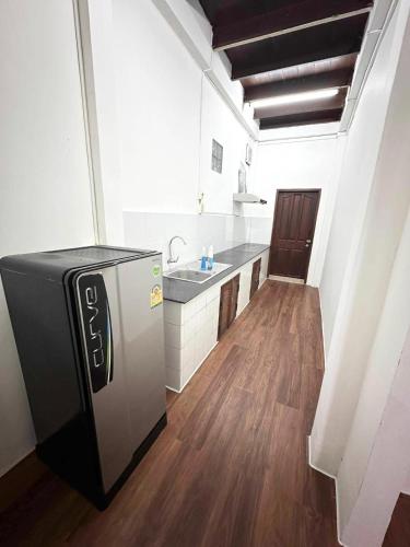 廚房, Vientiane Semi detached house in 帕圖夏伊/勝利之門