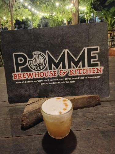 Pomme Brewhouse Hostel – Siem Reap, PA