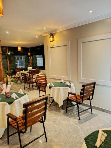 Restoran, Petal Palace - Masindi in Masindi