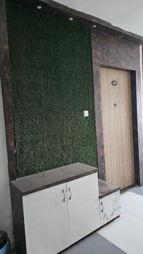 Stay N Slay Apartment in Kapri