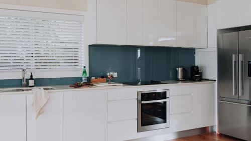 Instalaciones, Panorama - Forresters Beach in Forresters Beach