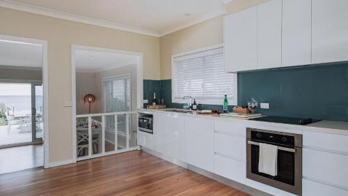 Instalaciones, Panorama - Forresters Beach in Forresters Beach