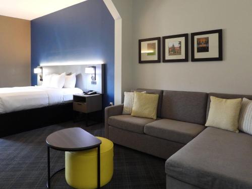 Comfort Suites in Crossville, USA