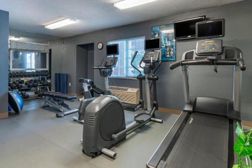 MainStay Suites - image 20