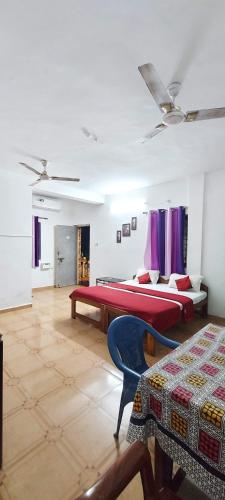 Deeptis Guest House – Candolim Beach, KY