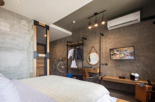 Wheeler Bed &Bike Room Type - Biker King