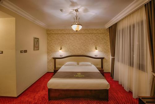 78223445 Magus Hotel