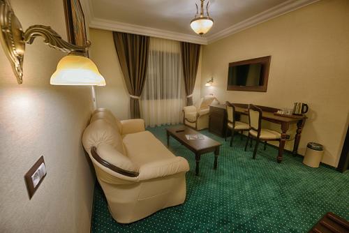 78223455 Magus Hotel