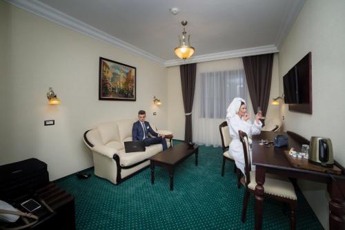 78223470 Magus Hotel