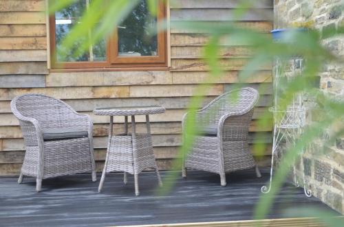 Country cottage hot tub with gazebo peaceful - image 2