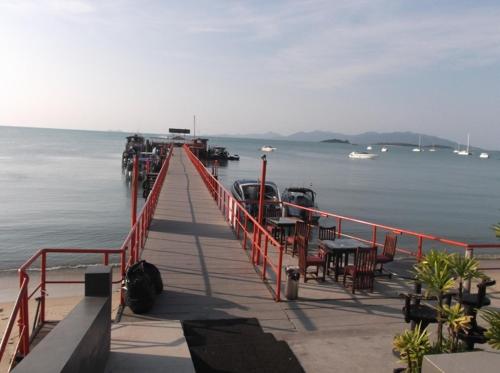 マリーナ レジデンス (Marina Residence) in ボープット