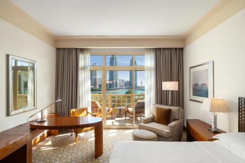 Grand Hyatt Doha Hotel and Villas Room Type - 1 KING GARDEN VIEW
