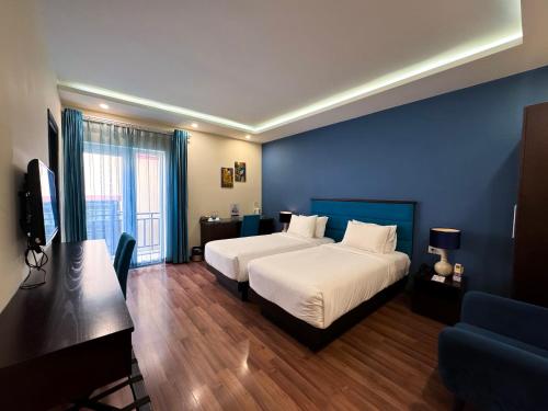 room detail thumbnail 0