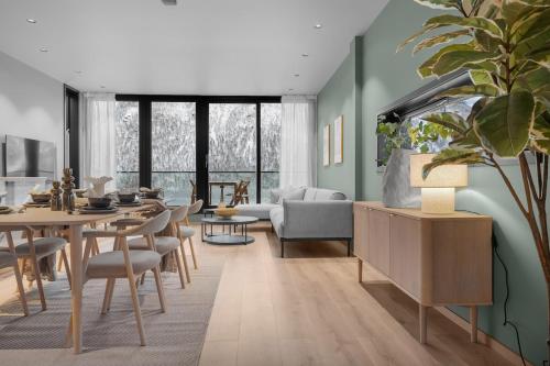 Large, modern apartment with amazing views and heated indoor garage – khách sạn tại Tromsdalen