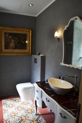 Sally Port Suites