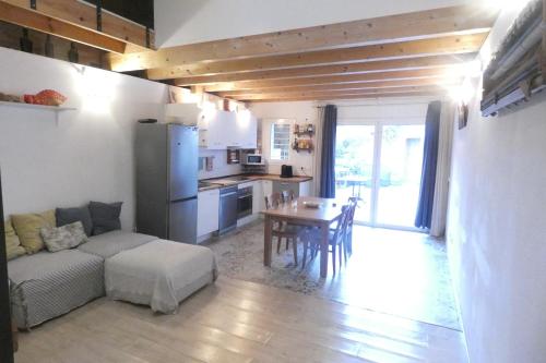 Charming house next to the sea and Barcelona for 6 in Badalona