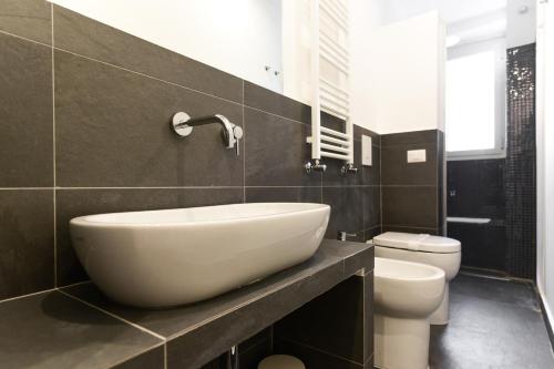 Monti Brand New Apartment - image 3