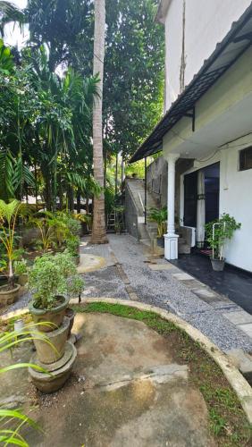 Home Stay by 98 – khách sạn tại Dambulla