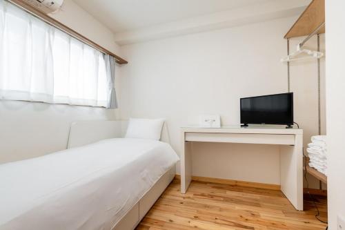 Great location 8 minutes on foot from Higashi-Shinjuku Station and 1 stop from Shinjuku Station! Accommodates up to 11 people Wi-Fi available Shibuya, Asakusa, Ikebukuro