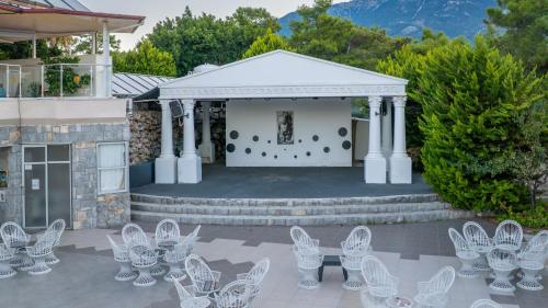 Nicholas Park Hotel