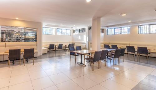 Nicholas Park Hotel