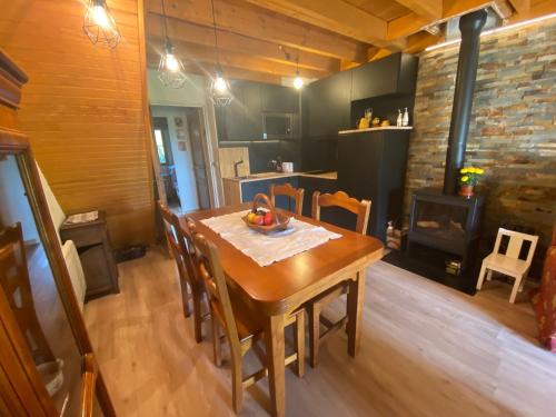 廚房, Maison familiale avec jardin in 布爾馬當