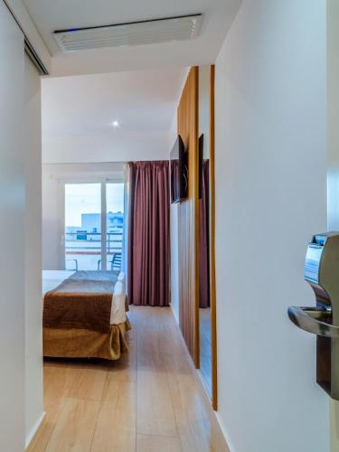3 twin beds