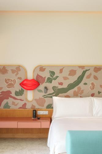 room detail thumbnail 1