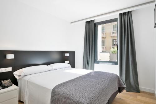 Luxury two-Bedroom Apartment with Terrace image 7