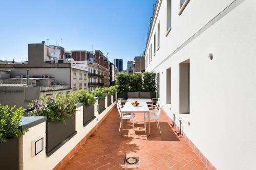 Luxury two-Bedroom Apartment with Terrace image 10