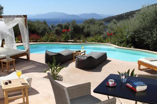 Villa Agapi - Spacious Boutique Villa with Private Pool close to the sea – khách sạn tại Sivota