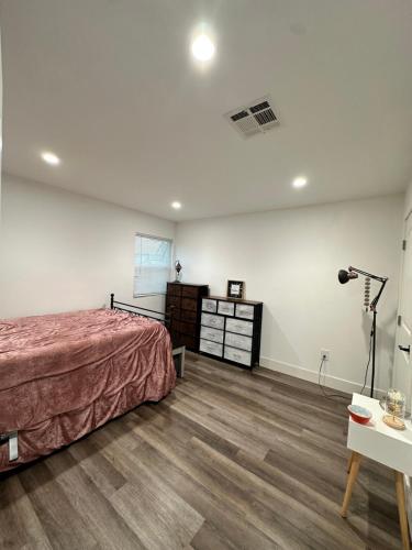 Modern Gem 2 miles from Sofi in Los Angeles, USA