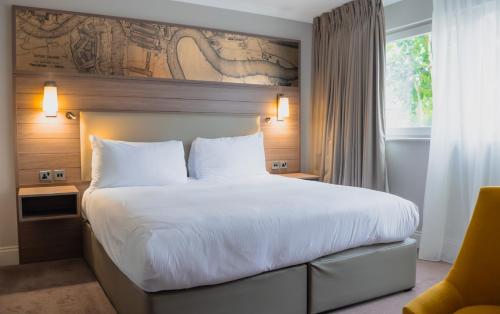 Bed, a&o London Docklands Riverside in Waterloo and Southwark