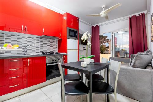 1012 Los Cristianos front row sea, pool free WiFi 3