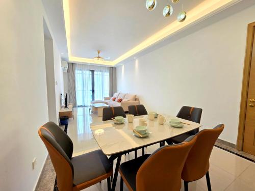 Sea View R&F Princess Cove Seine Region near Shami Banana Leaf Delights