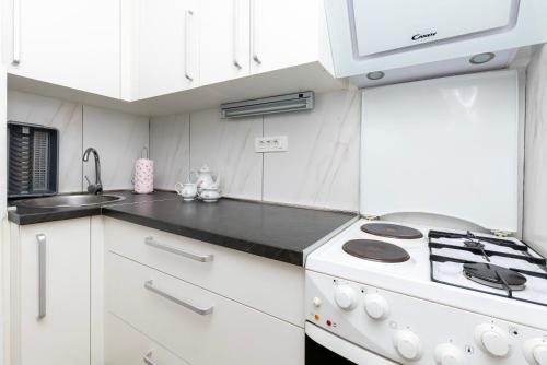 Apartment Vela - with parking - image 7